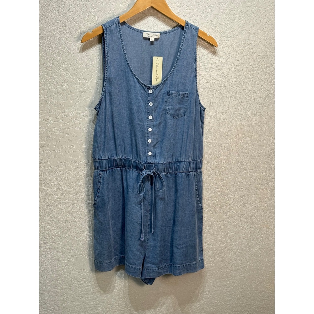Doe and Rae Womens Sleeveless Blue Tencel Denim Look Romper Medium NWT